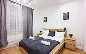 Cracow Rent Apartments - Spacious Apartments For 2-7 People In Quiet Area - Kolberga Street Nr 3 - 10 Min To Main Square By Foot