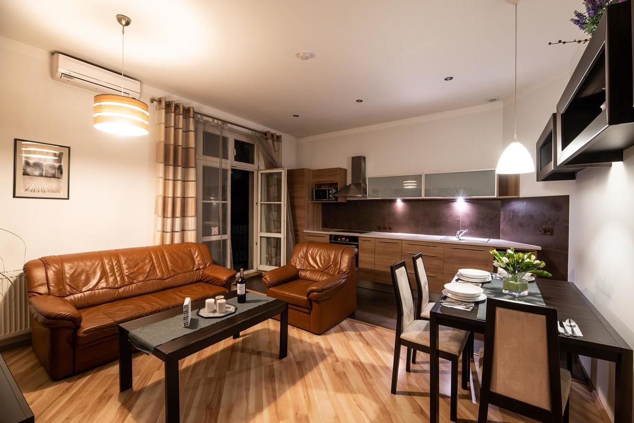 Cracow Rent Apartments: Spacious Stays Near Main Square Krakow Exterior photo
