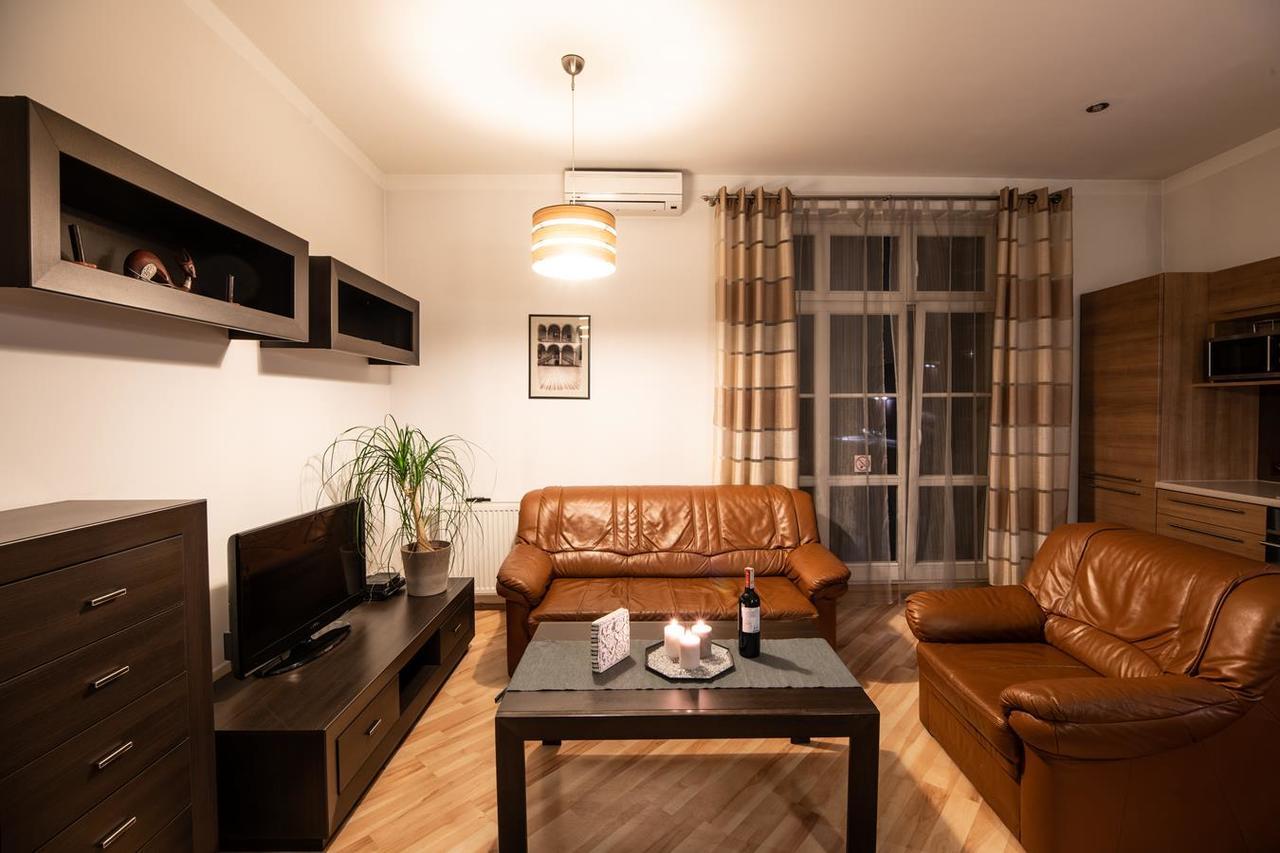 Cracow Rent Apartments: Spacious Stays Near Main Square Krakow Exterior photo