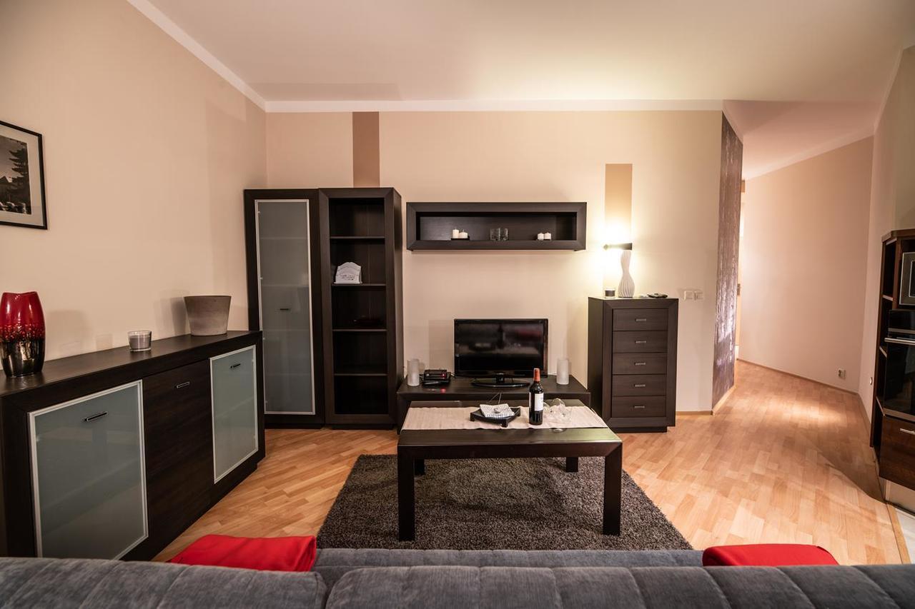 Cracow Rent Apartments: Spacious Stays Near Main Square Krakow Exterior photo