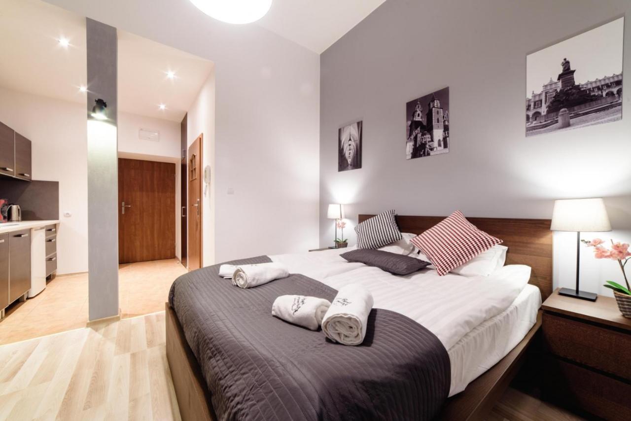 Cracow Rent Apartments: Spacious Stays Near Main Square Krakow Exterior photo