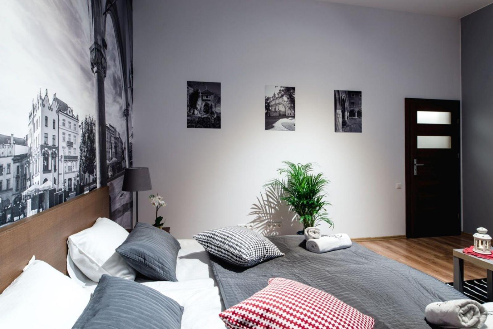 Cracow Rent Apartments: Spacious Stays Near Main Square Krakow Exterior photo