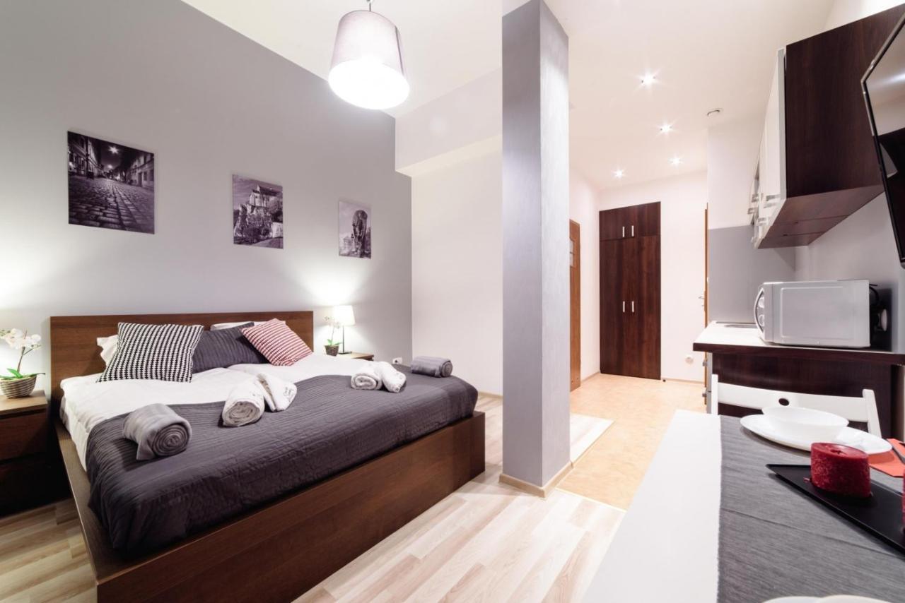 Cracow Rent Apartments: Spacious Stays Near Main Square Krakow Exterior photo